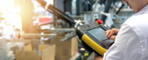 Ingenieur kontrolliert die Nutzung