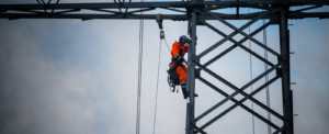 Tennet arbeitet an Hochspannungsleitungen