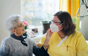 Im Schleudergang durch die Krise: Alten- und Pflegeheime in Corona-Zeiten