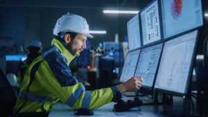 Eine Störung tritt meist während der Produktionszeiten auf und dann muss rasch reagiert werden. © Gorodenkoff/stock.adobe.com